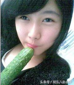 美女正在吃瓜视频,美女直播吃瓜，网友直呼过瘾